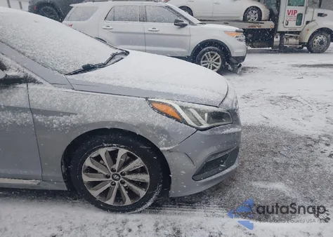 2015 Hyundai Sonata Sport z USA, uszkodzony, nr VIN 5NPE34AF2FH029485